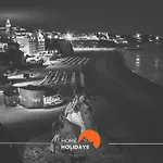 #316 New Town Nightlife Nearby